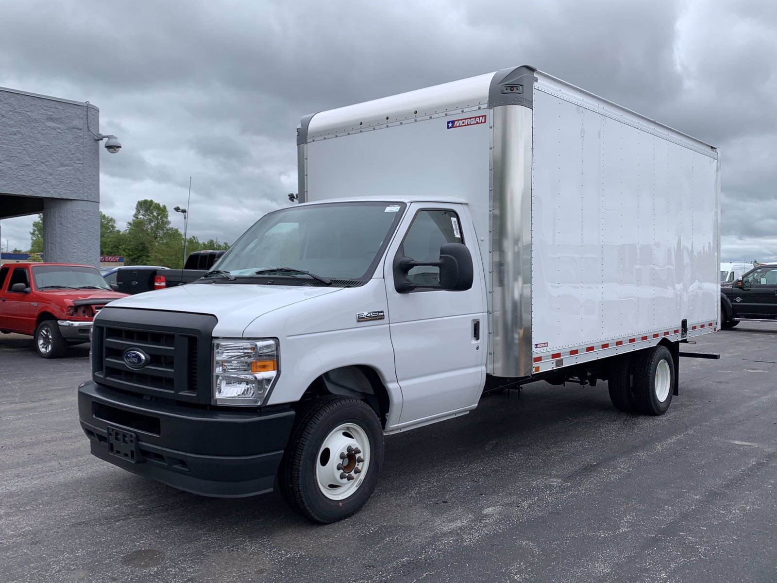 New 2021 Ford E-Series Cutaway RWD box truck